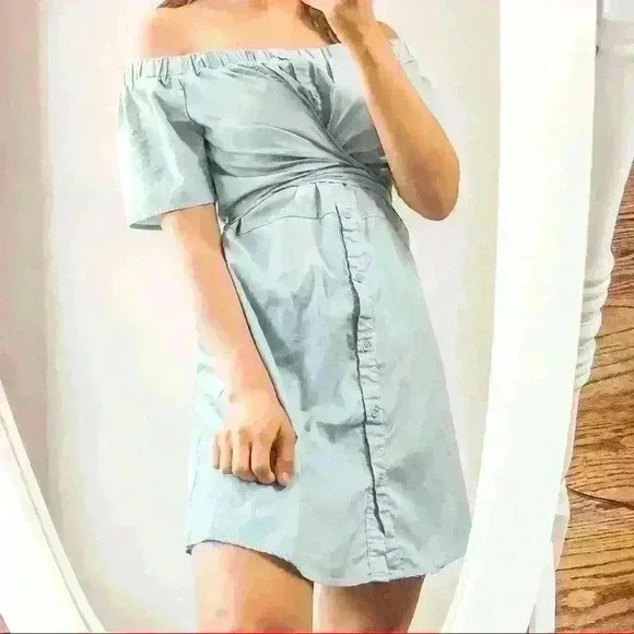 Francesca’s blue sky  - Picture 3 of 8